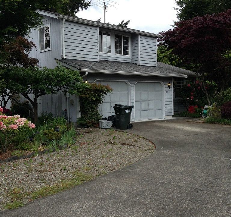 1st image of 1917 157th St E
