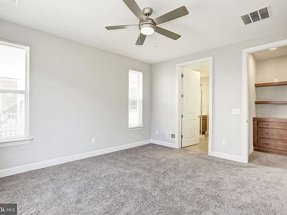 3rd image of 114 Grosbeak Ct