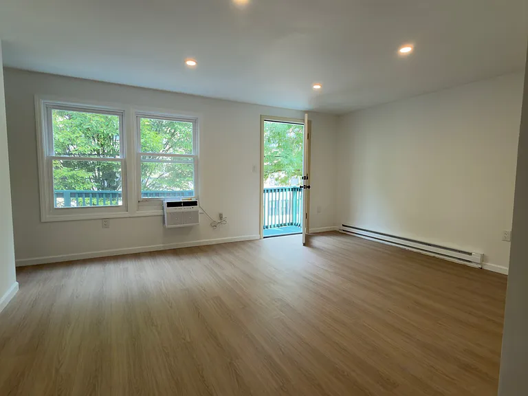 334-336 Halladay St #2 — Photo 6
