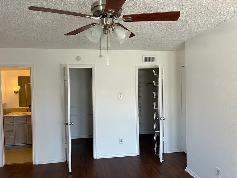 5808 Sandhurst Ln #C3 — Photo 7