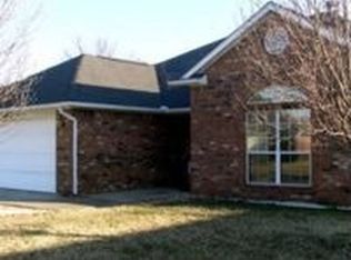 3506 Mockingbird Ln, Rogers, AR 72756