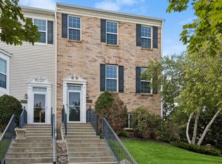10002 Gentian Dr, Eden Prairie, MN 55347