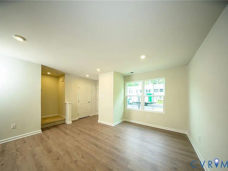 1121 Canterbury Ridge Rd — Photo 12