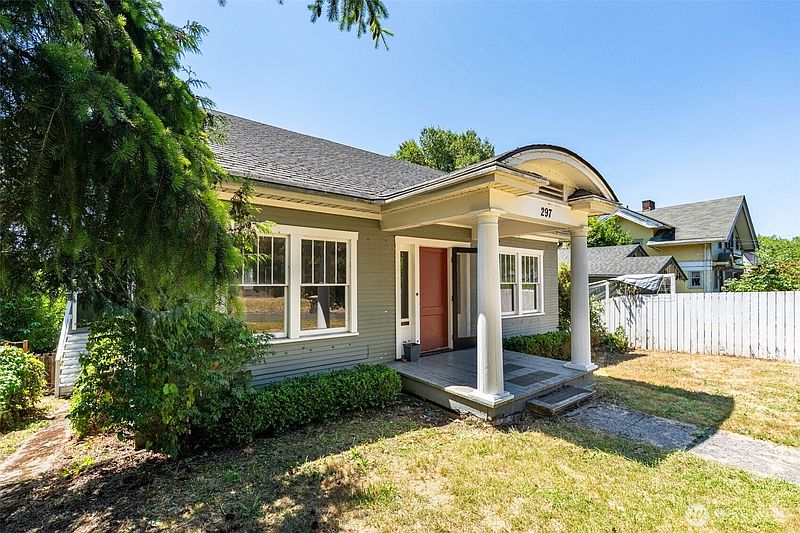 4th image of 297 NE Washington Avenue