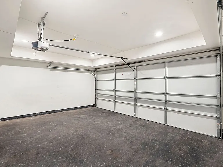 2414 S West View St — Photo 48