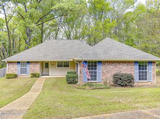 806 Winding Hills Dr, Clinton, MS 39056