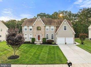 186 White Cedar Dr, Sicklerville, NJ 08081