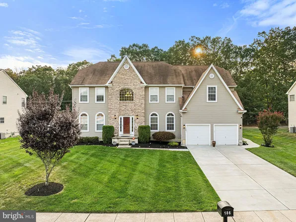 186 White Cedar Dr, Sicklerville, NJ 08081