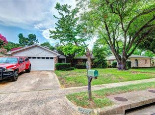 1705 Vicksburg Dr, Bedford, TX 76022