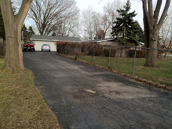 3rd image of 135 W Illinois Hwy