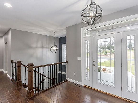 4th image of 1366 Spencer Ct NE