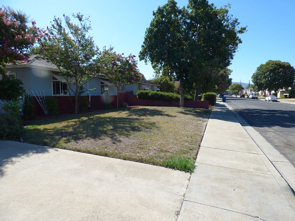 1st image of 440 Kuehnis Dr