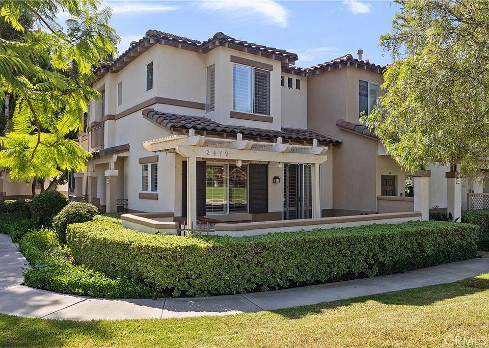 1st image of 2479 Sunningdale Dr