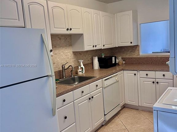 3rd image of 8838 Bella Vista Dr