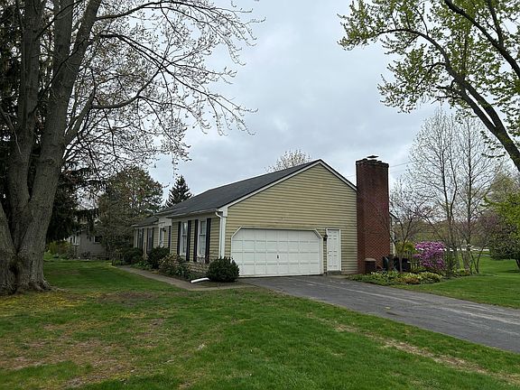 3rd image of 657 Forest Hill Ave SE