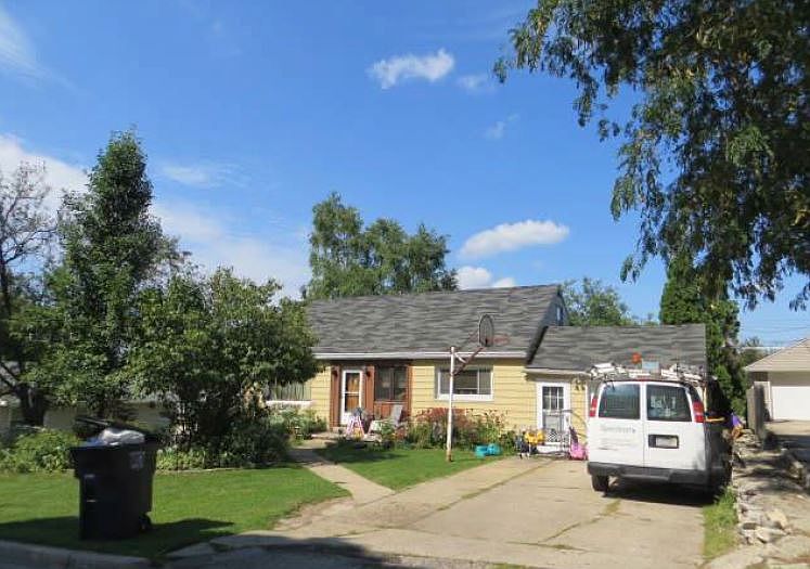 1st image of 211 N 113th St