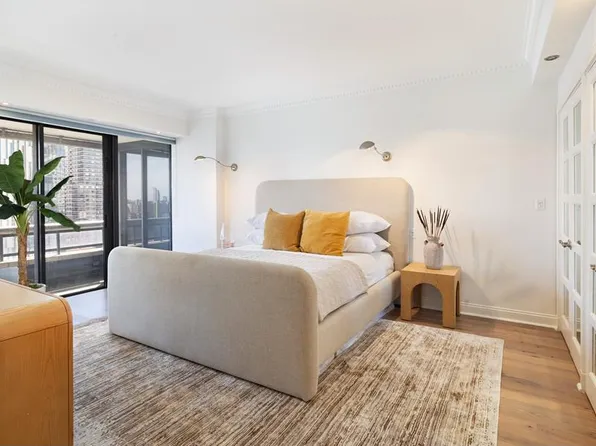 530 East 76th Street image 11 of 20