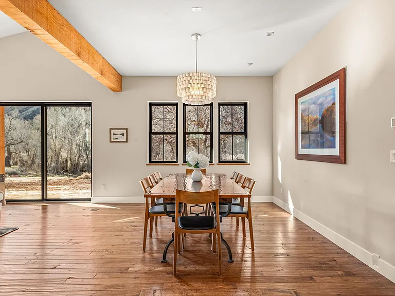 106 Castle View Dr — Photo 13