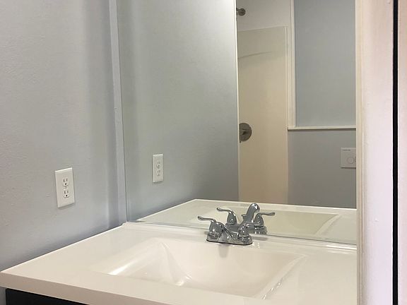 5th image of 12214 N 59th St