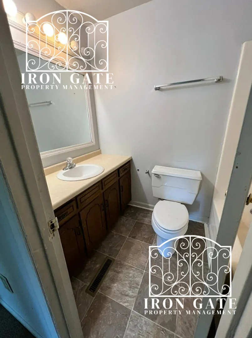 3BD/ 2BA W Fredericks Street — Photo 4