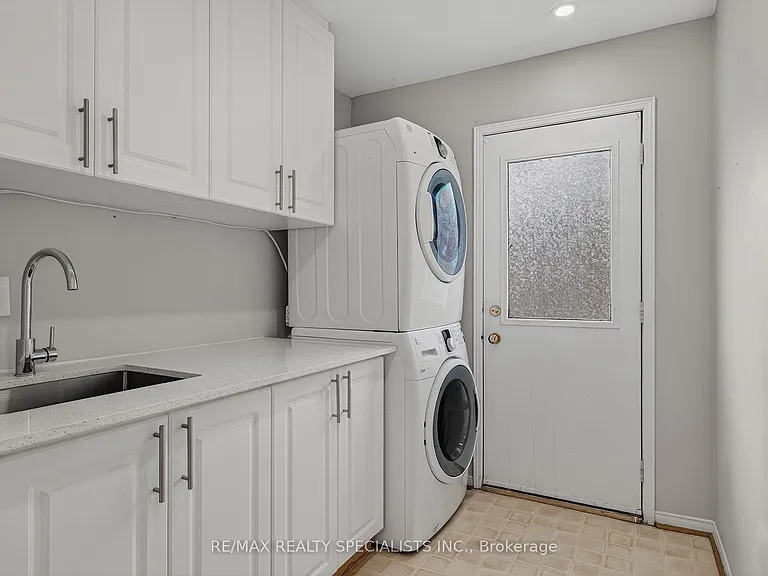 19 Longyear Dr — Photo 22