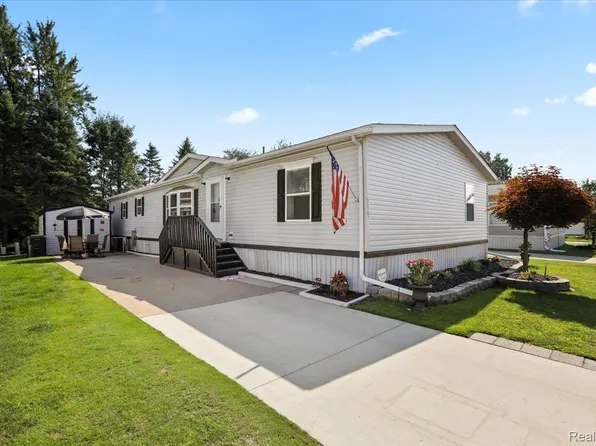 25191 Frontier Cir, Flat Rock, MI 48134