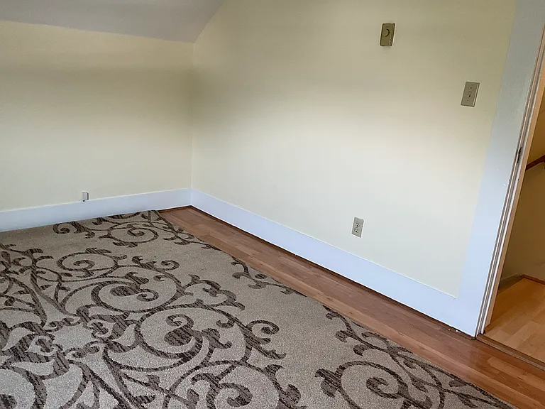 712 1/2 N Park St #1/2 — Photo 15