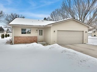 9575 Union Terrace Ln N, Maple Grove, MN 55369