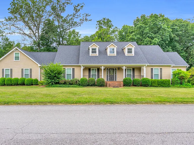 4838 Rolling Meadows Ln — Photo 1
