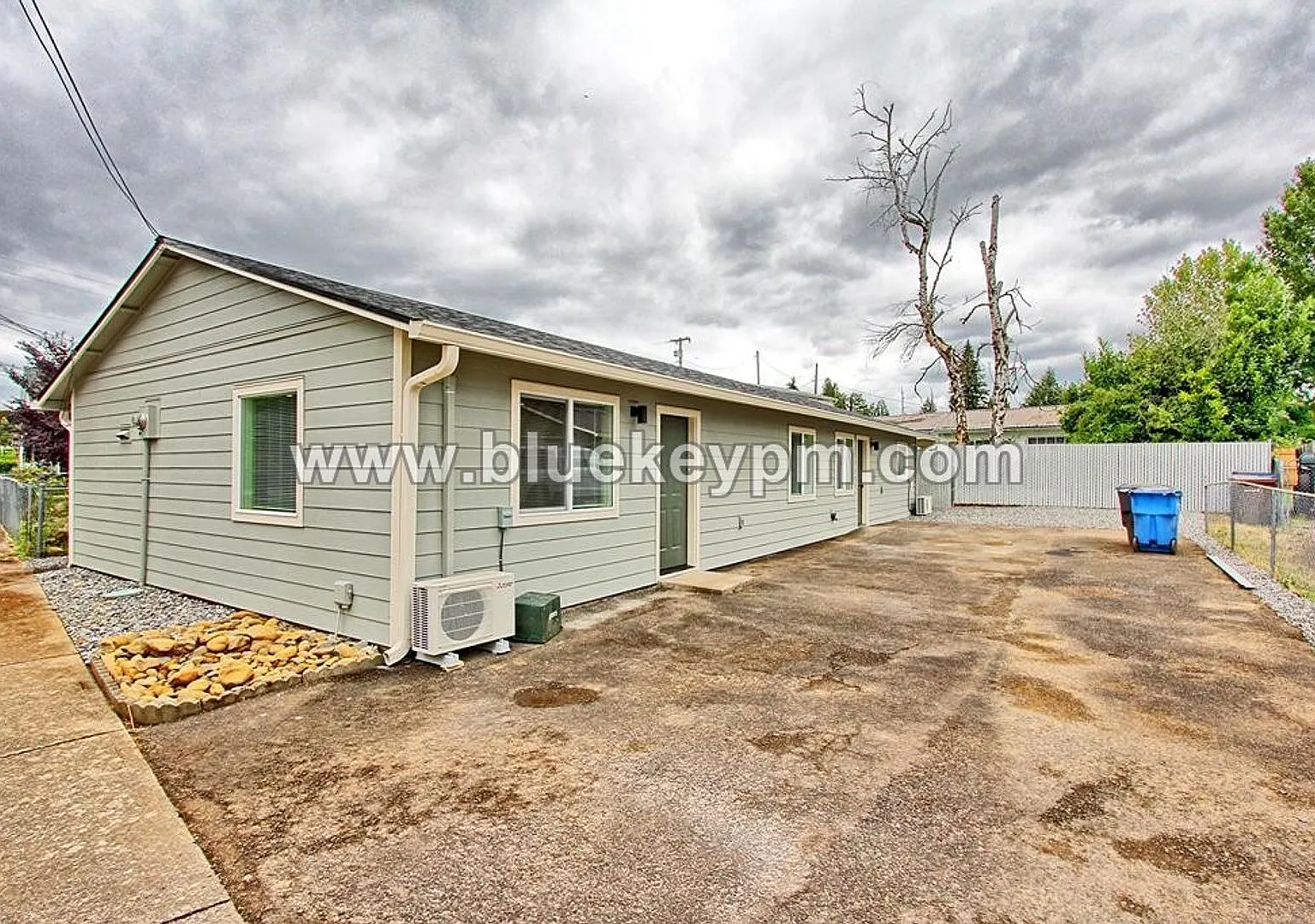 1 Bed, 1 Bath Duplex Unit on Main Street in Washougal — Photo 1
