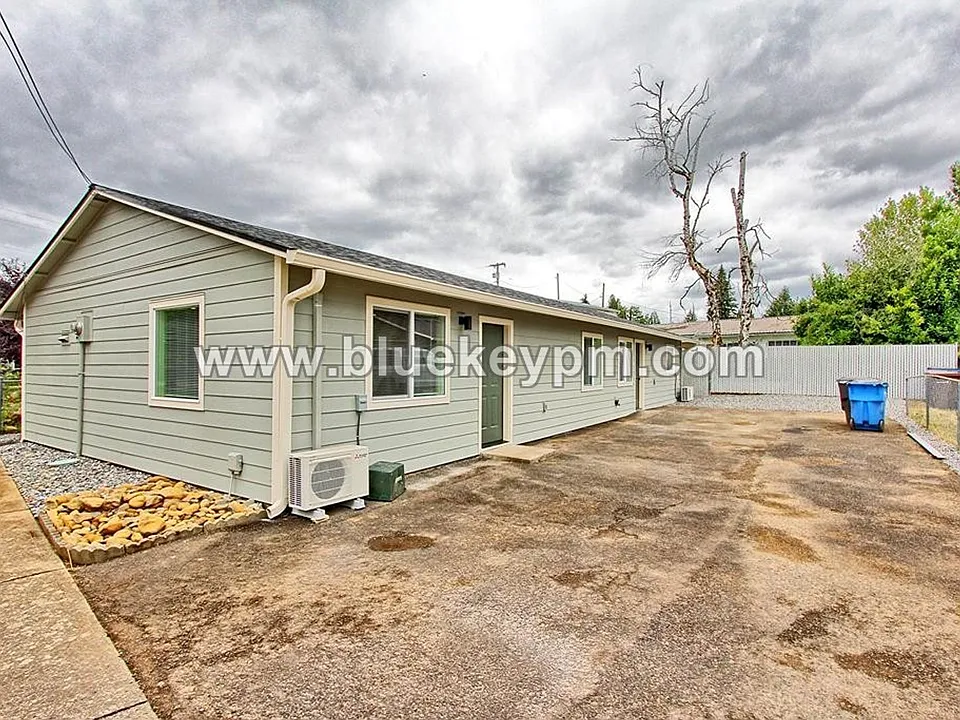 2907 Main St