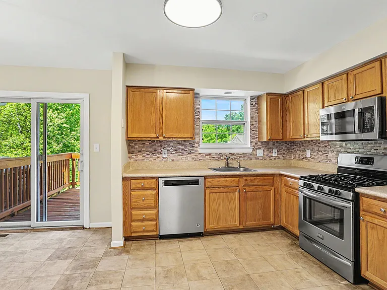 32 Tameron Pl — Photo 12