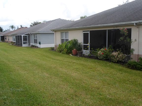 5th image of 942 Villeroy Greens Dr
