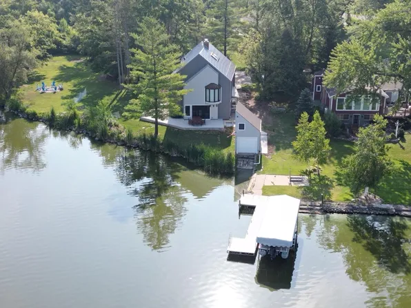 N5077 Lake DRIVE, Hustisford, WI 53034