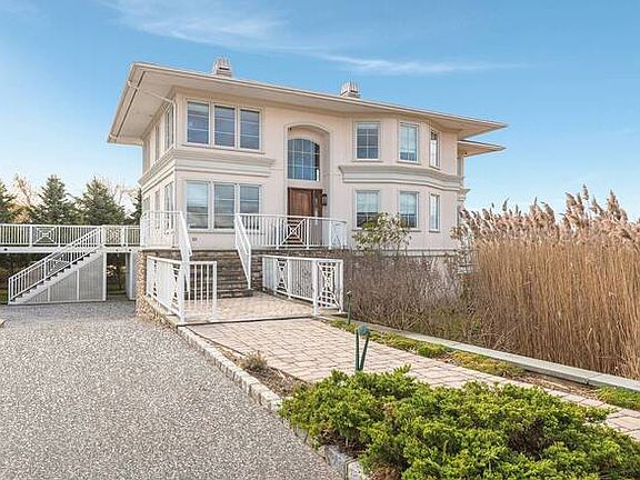 5th image of 5 Bay Meadow Ln