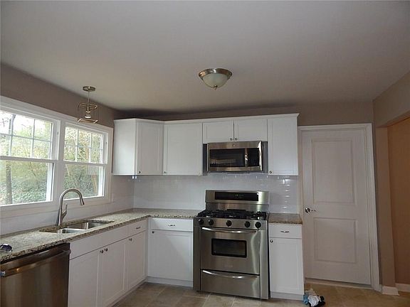 5th image of 3471 Lee St SE