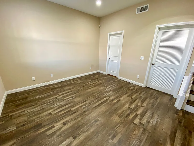1029 N Citrus Ave — Photo 6