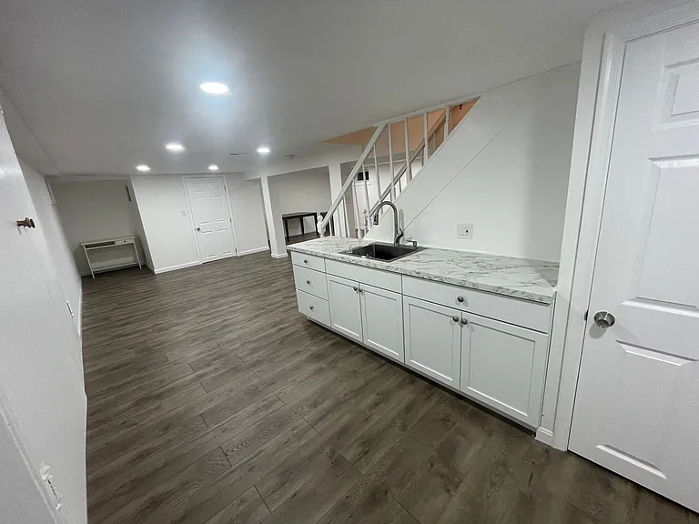 10017 Montauk Ave — Photo 8