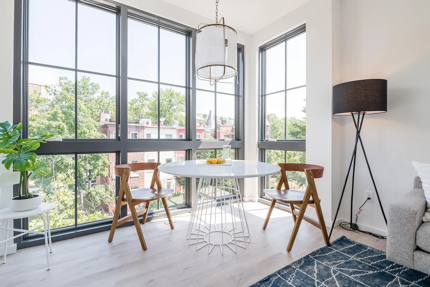 3 bed, $1,699 — Photo 2