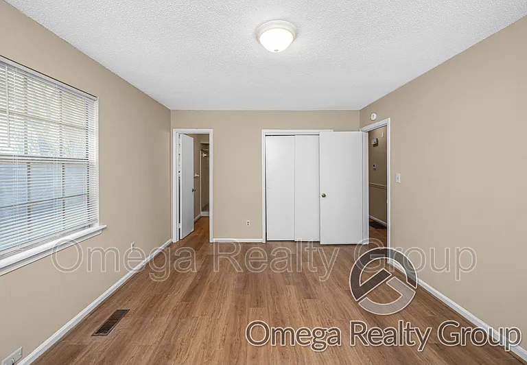 1830 Christian St — Photo 22