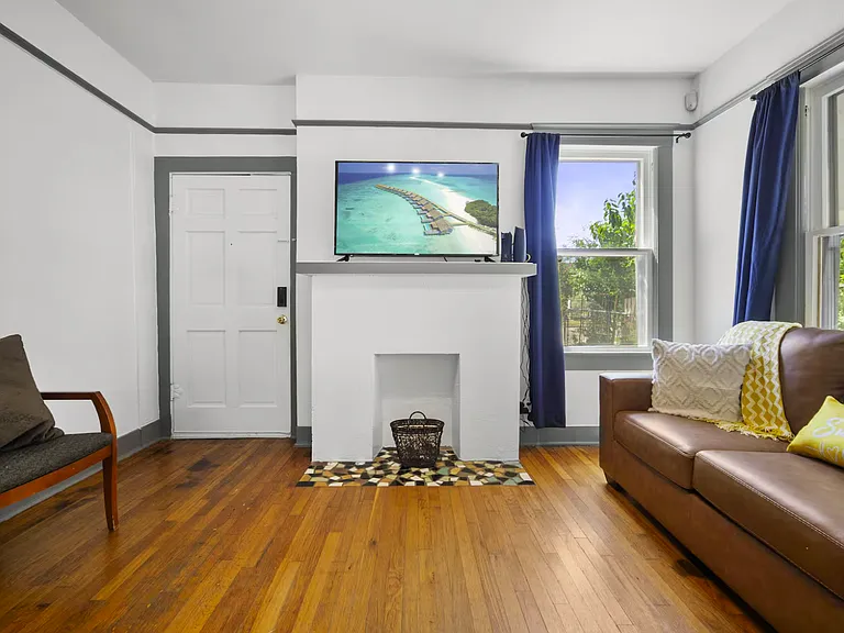1131 McKinley Ave — Photo 9
