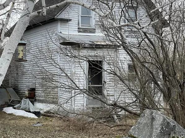 7 Railroad Street, Lincoln, ME 04457