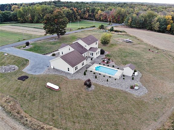 4th image of 1563 Babcock Rd
