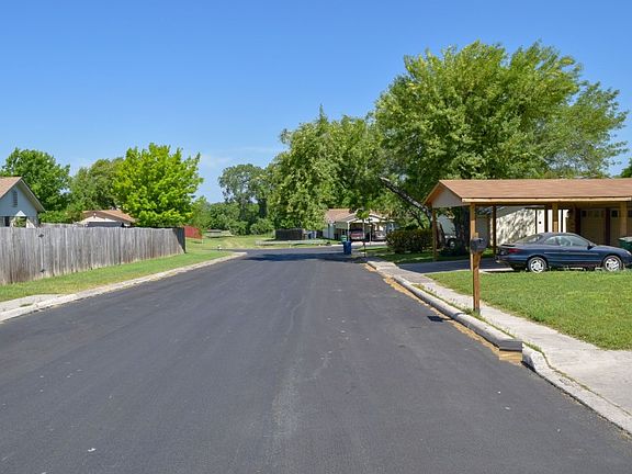 4th image of 15018 Breezy Bend Dr