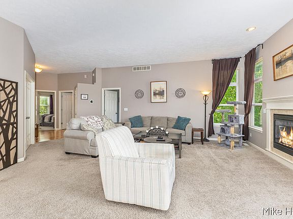 5th image of 8105 Oldfield Ct SE