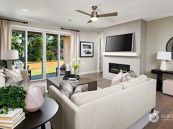 4th image of 6429 Seaglass Avenue SE