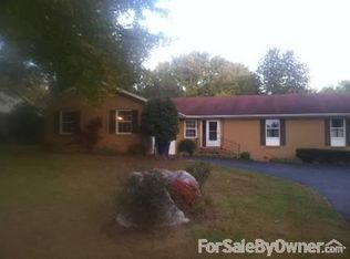 316 Saint Albans Dr, Bowling Green, KY 42103