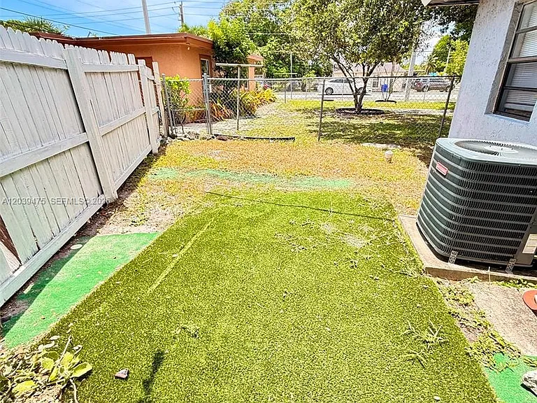 204 NW 28th Ave — Photo 10