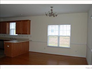 4th image of 319 Sylvias Ct