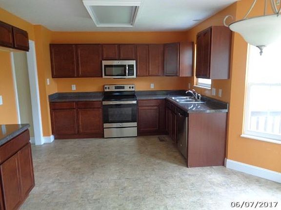 4th image of 6812 Audrianna Ln